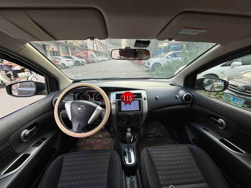 Nissan Li Wei 2013 1.6XE CVT Comfort Edition — photograph 6