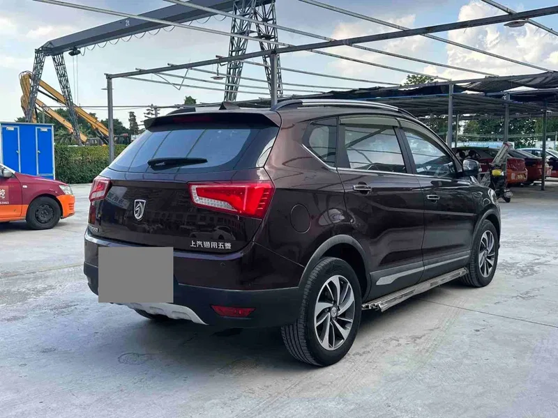 Baojun 560 2015 1.8L Manual Luxury Model — photograph 9