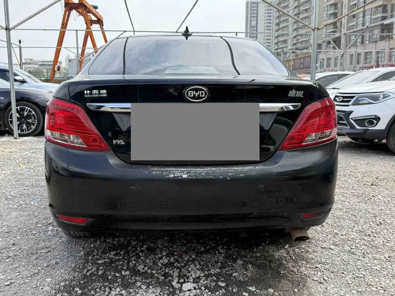 BYD Speedy 2014 1.5TI Manual Luxury Model — photograph 8