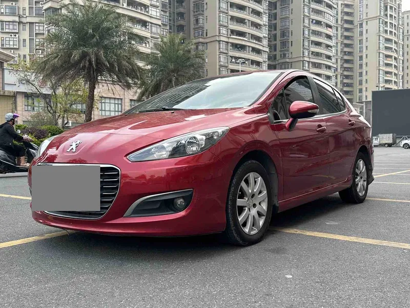 Peugeot 308 2013 1.6L Automatic Superior Model — photograph 1
