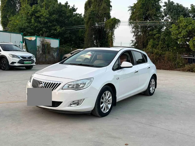 Buick Yinglang 2014 XT 1.6L Automatic Fashion Edition — photograph 1