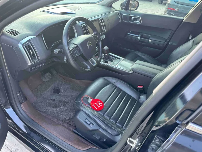 Citroen C6 2017 model changed to 380THP luxury model — photograph 4