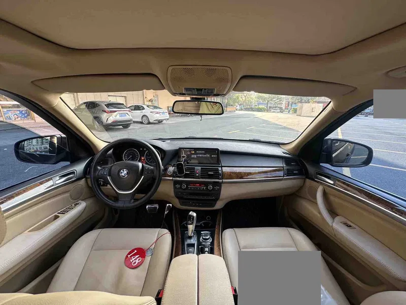 BMW 2012 X5 xDrive35i luxury 5-seat — photograph 4
