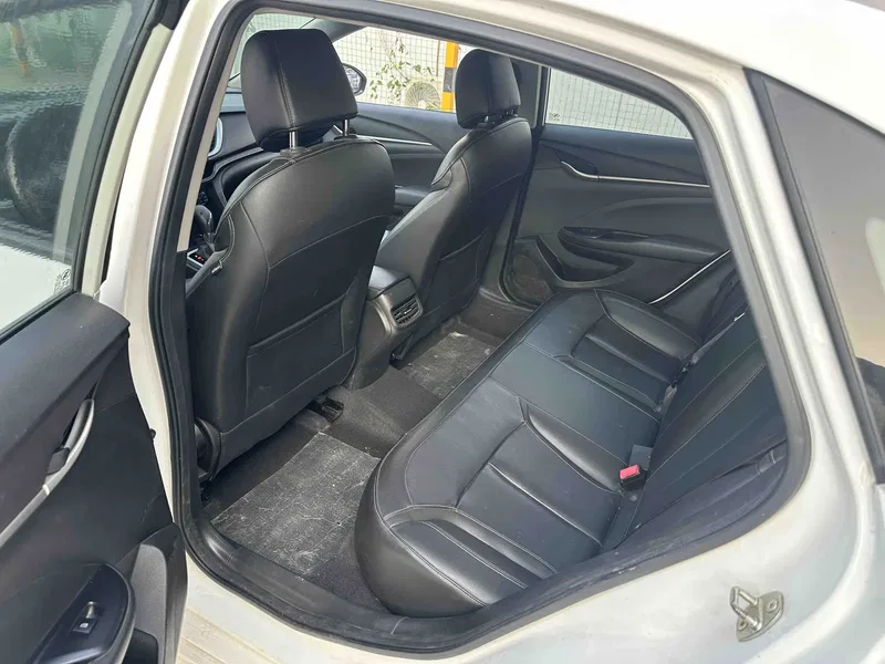 Buick Excelle 2018 18T Automatic Elite Edition — photograph 5