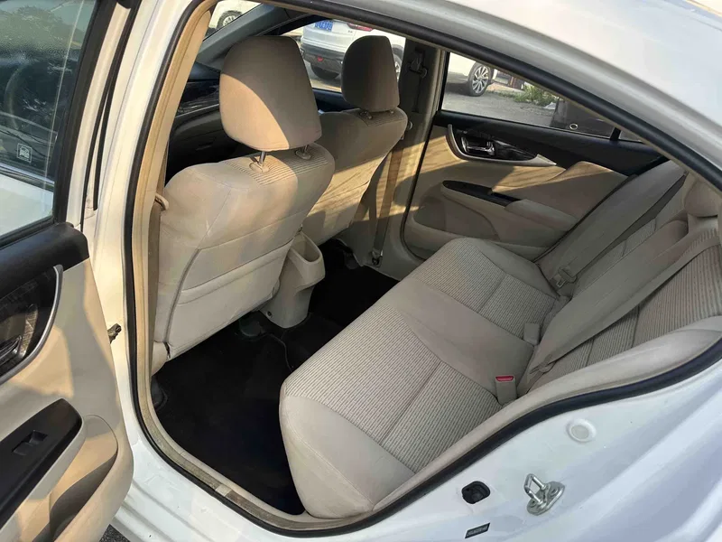 Honda Ling Pai 2013 1.8L Auto Comfort Edition — photograph 5