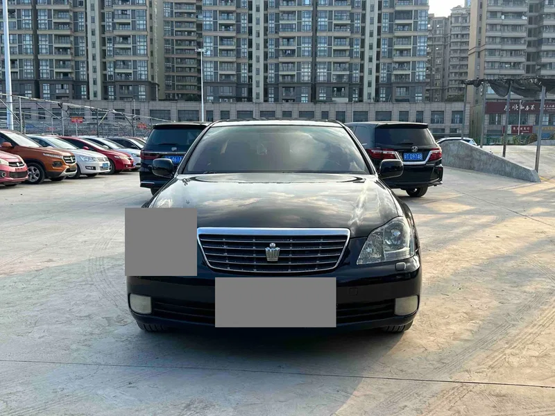 Toyota Crown 2006 2.5L Royal Leather Edition — photograph 2