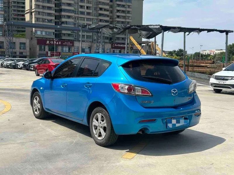 Mazda Mazda 3 Star Aveo 2015 hatchback 1.6L Auto Elite — photograph 9