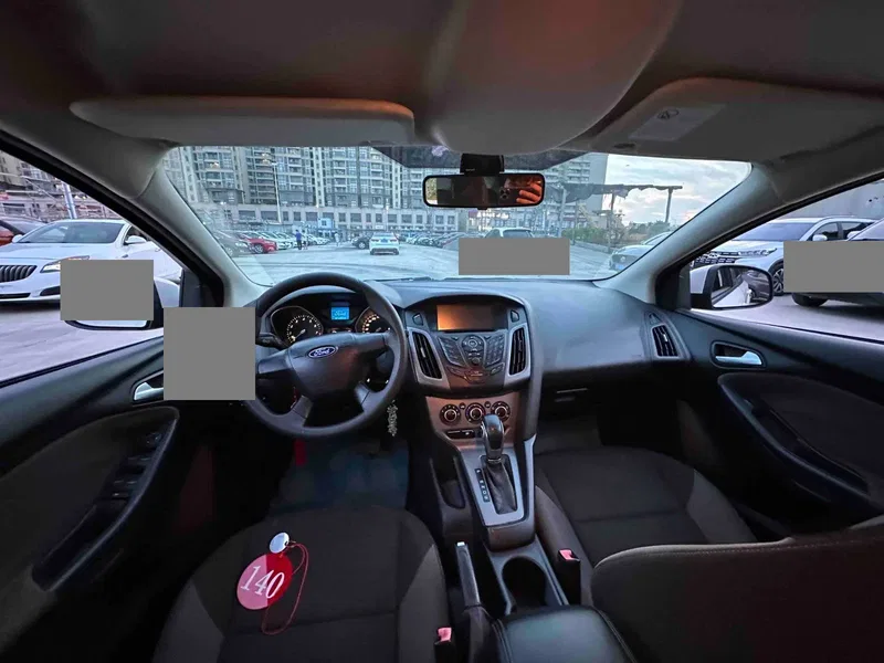 Ford Focus 2012 hatchback 1.6L automatic comfort model — photograph 6