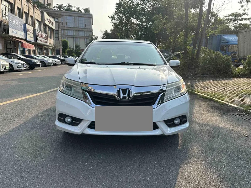 Honda Ling Pai 2013 1.8L Auto Comfort Edition — photograph 2