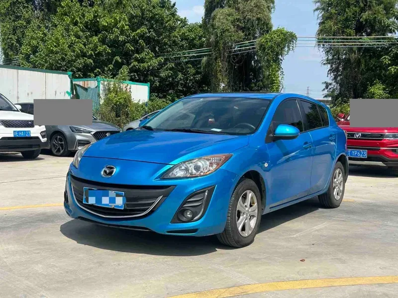 Mazda Mazda 3 Star Aveo 2015 hatchback 1.6L Auto Elite — photograph 1