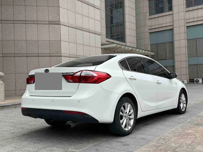Kia K3 2016 1.6L Automatic GL — photograph 9