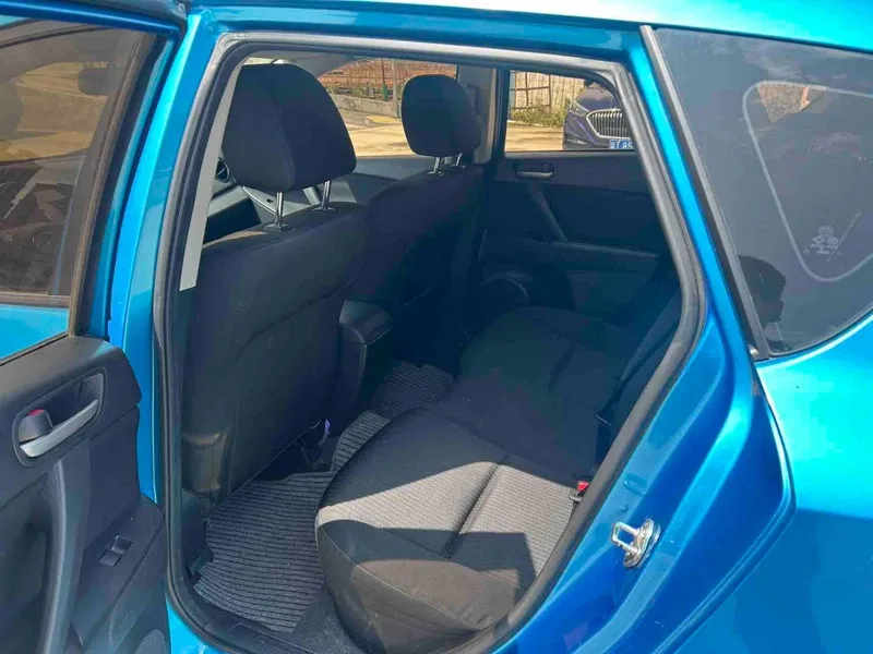Mazda Mazda 3 Star Aveo 2015 hatchback 1.6L Auto Elite — photograph 6