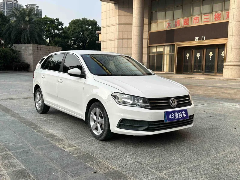 Volkswagen Santana 2015 Hao Na 1.6L Automatic Fashion Model — photograph 3