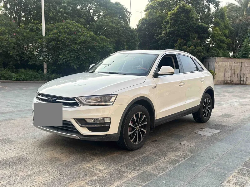 Zotye SR7 2017 1.5T Manual Rubik's Cube Road Edition — photograph 1