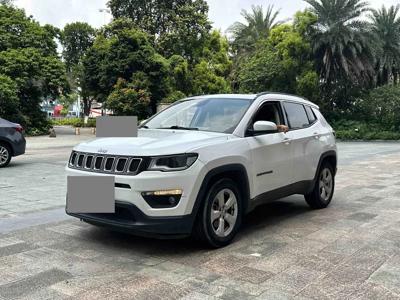 Jeep Guide 2019 220T Auto Home Edition — photograph 1