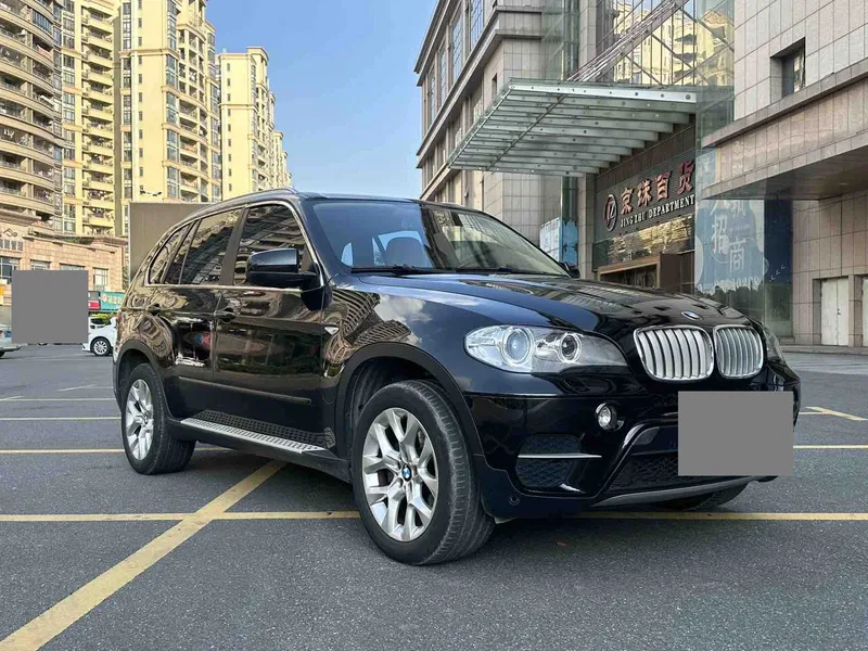 BMW 2012 X5 xDrive35i luxury 5-seat — photograph 3