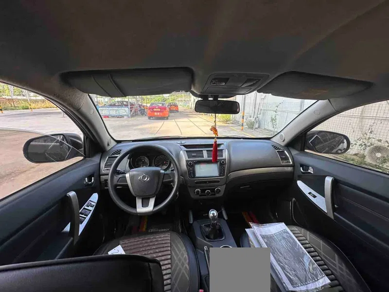 Geely Geely GX7 2015 Classic 1.8L Manual Elite — photograph 6