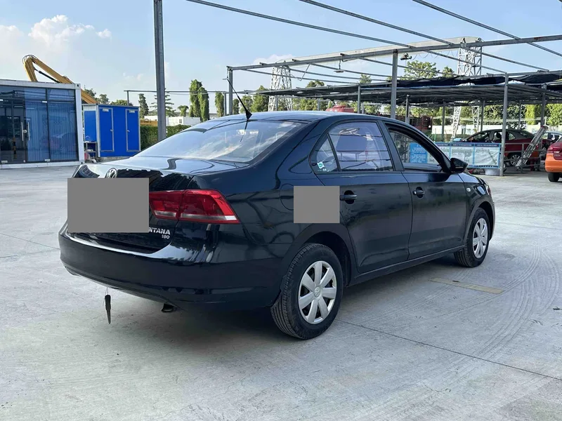 Volkswagen Santana Manual Fashion Edition — photograph 9