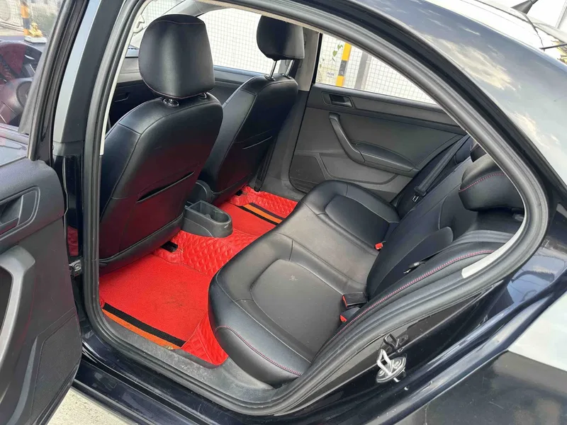 Volkswagen Santana Manual Fashion Edition — photograph 5