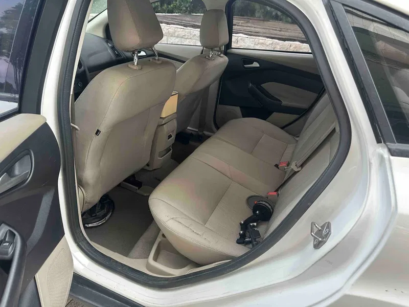 Ford Focus 2015 Sedan 1.6L Automatic Trend Model — photograph 5