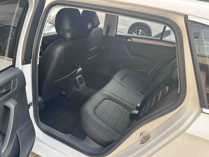 Volkswagen Santana 2015 Hao Na 1.6L Automatic Fashion Model — photograph 5