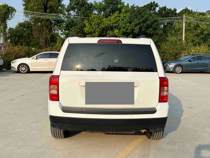 Jeep Free guest 2015 2.0L sports version — photograph 8