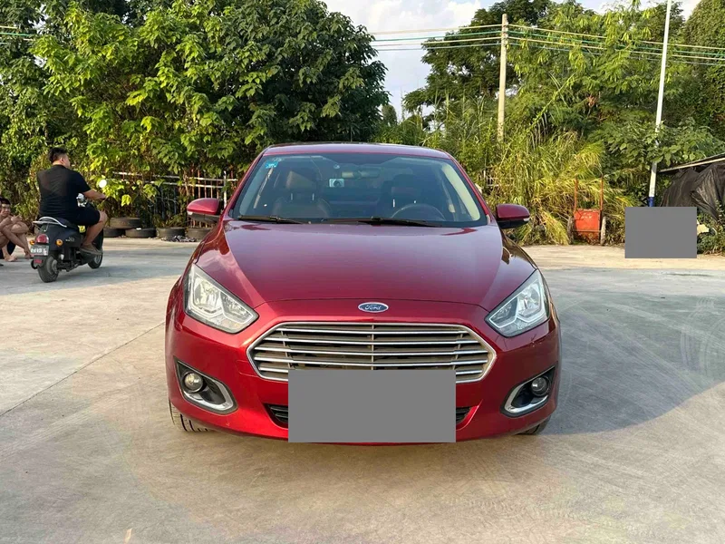 Ford Ford Focus 2017 Happiness Edition 1.5L Automatic Fashion Model — photograph 2