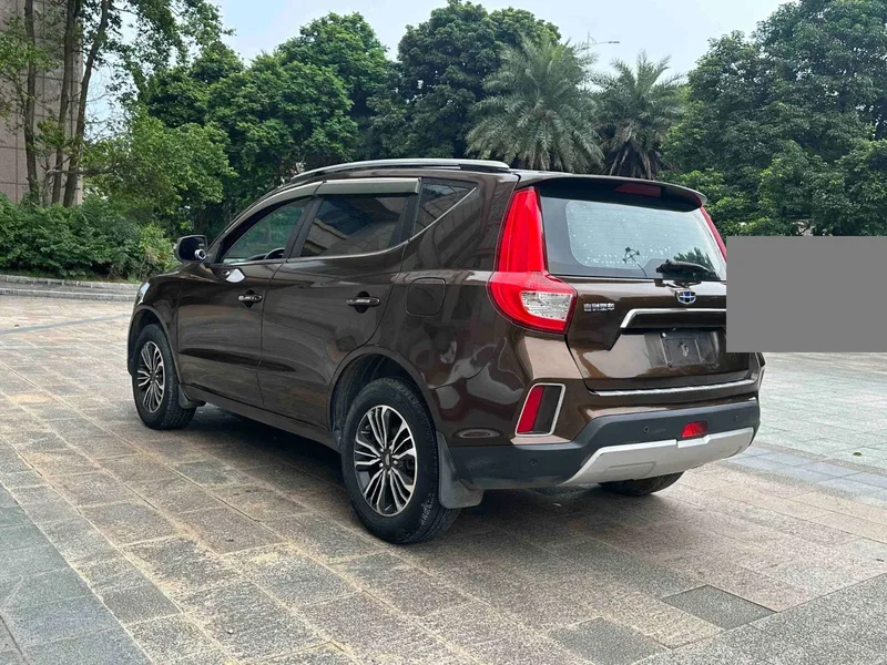 Geely Vision X6 2016 1.8L Manual Luxury Model — photograph 7