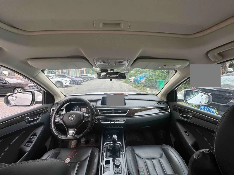 Dongfeng Scenery 580 2017 Dongfeng 1.5T Manual Luxury ESP — photograph 6