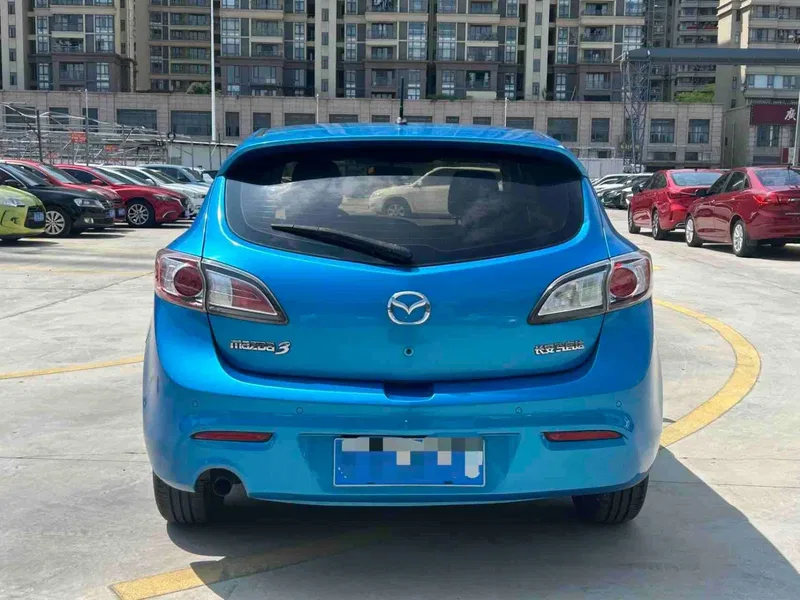 Mazda Mazda 3 Star Aveo 2015 hatchback 1.6L Auto Elite — photograph 8