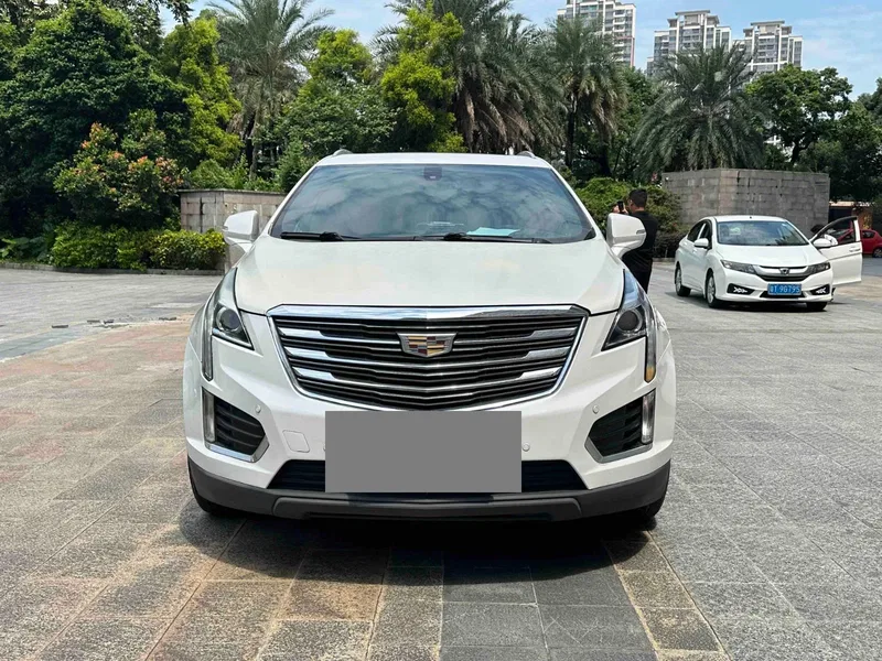 Cadillac XT5 2018 25T Luxury Model — photograph 2