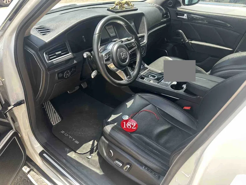 Zotye T600 2016 Sport Edition 2.0T DCT Deluxe — photograph 4