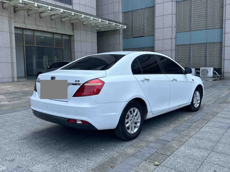 Geely Emgrand 2016 Sedan 1.5L CVT Luxury Edition — photograph 9