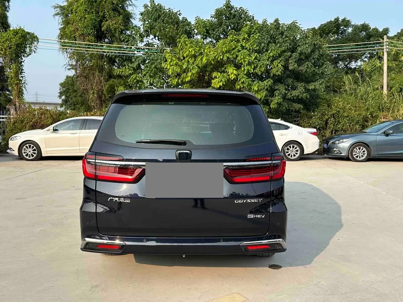 Honda Odyssey 2022 eHEV Sharp Pleasant Edition — photograph 8