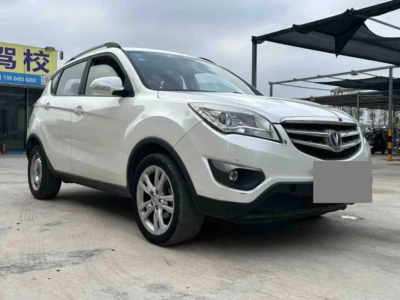 Changan CS35 2012 1.6L Manual Luxury Model — photograph 3