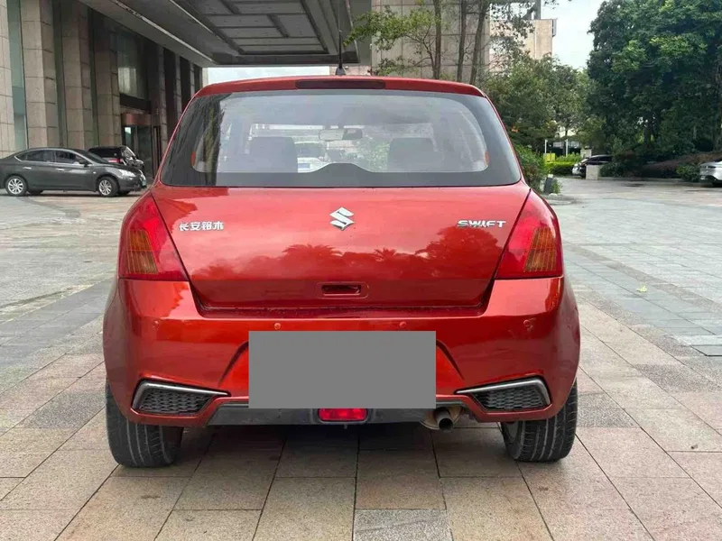 Suzuki Swift 2014 1.3L Manual Standard — photograph 9