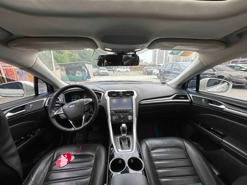 Ford Mondeo 2013 1.5L GTDi180 Fashion — photograph 6