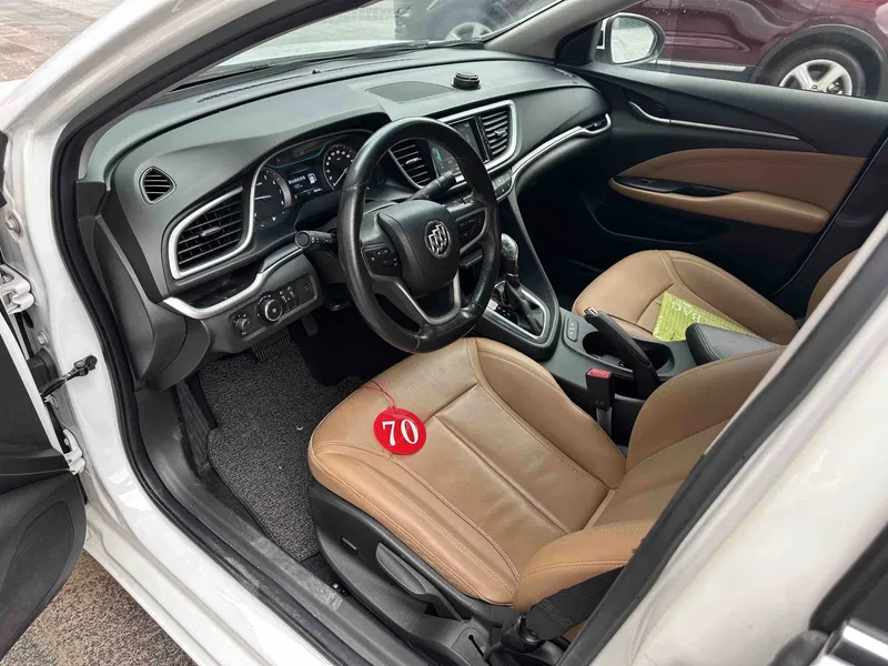 Buick Excelle 2018 18T Automatic Elite Edition — photograph 4
