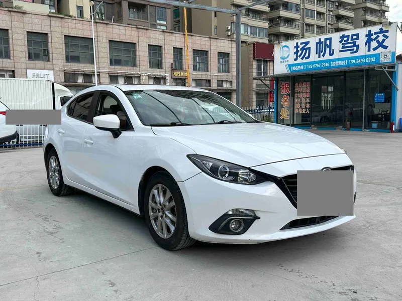 Mazda Axela Onksera 2014 sedan 1.5L automatic luxury model — photograph 3