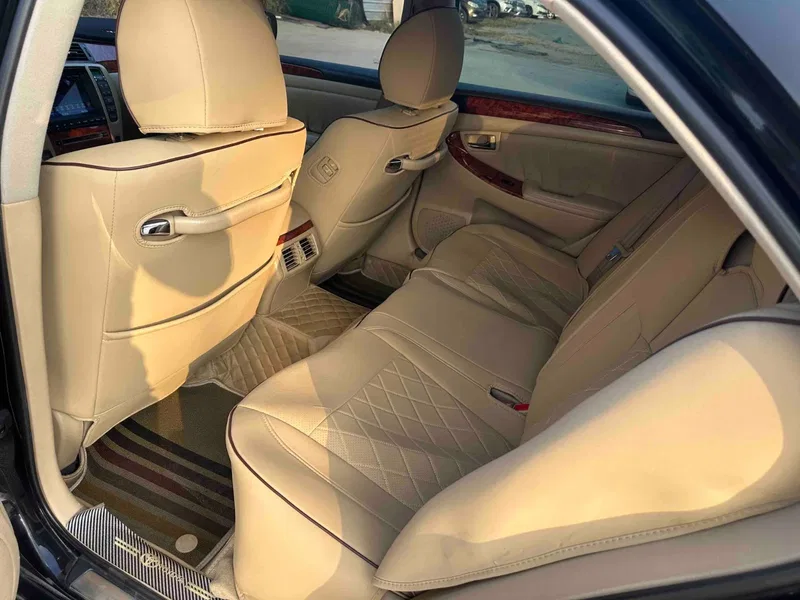 Toyota Crown 2006 2.5L Royal Leather Edition — photograph 5