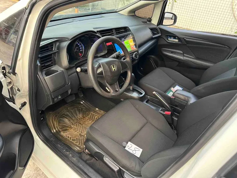 Honda Fit 2016 1.5L LXS CVT Comfort Sunroof Edition — photograph 4