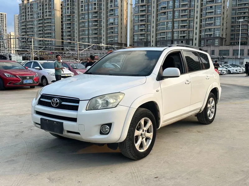 Toyota RAV4 2011 2.4L Auto 4WD Deluxe Edition — photograph 3