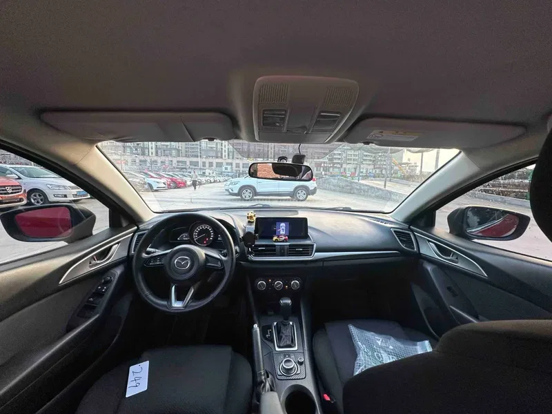 Mazda Mazda 3 Oncorsela 2019 Cloud-controlled Hatchback 1.5L Auto Comfort Model — photograph 6