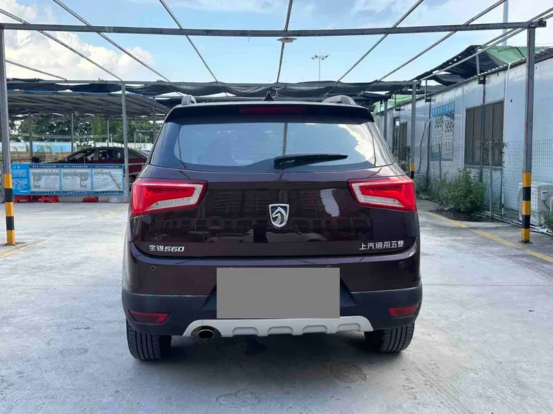 Baojun 560 2015 1.8L Manual Luxury Model — photograph 8