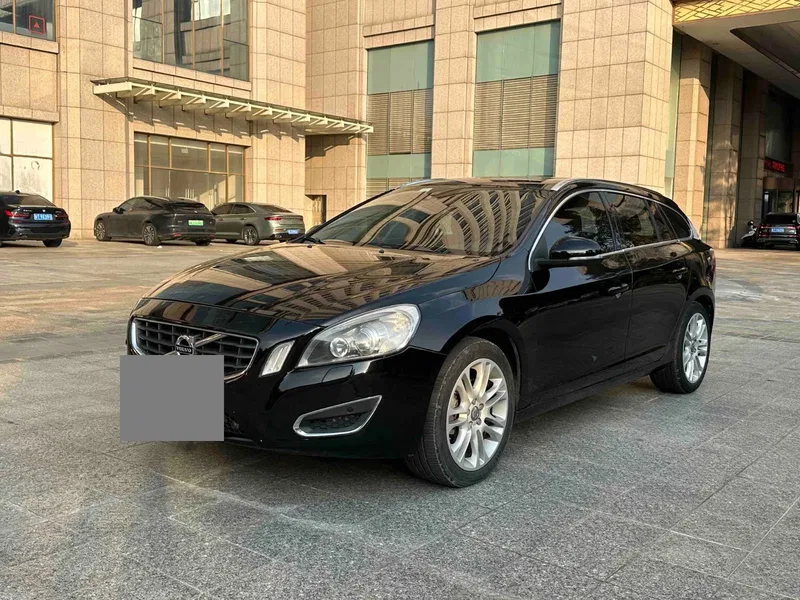 Volvo V60 2013 T5 Comfort Edition — photograph 1