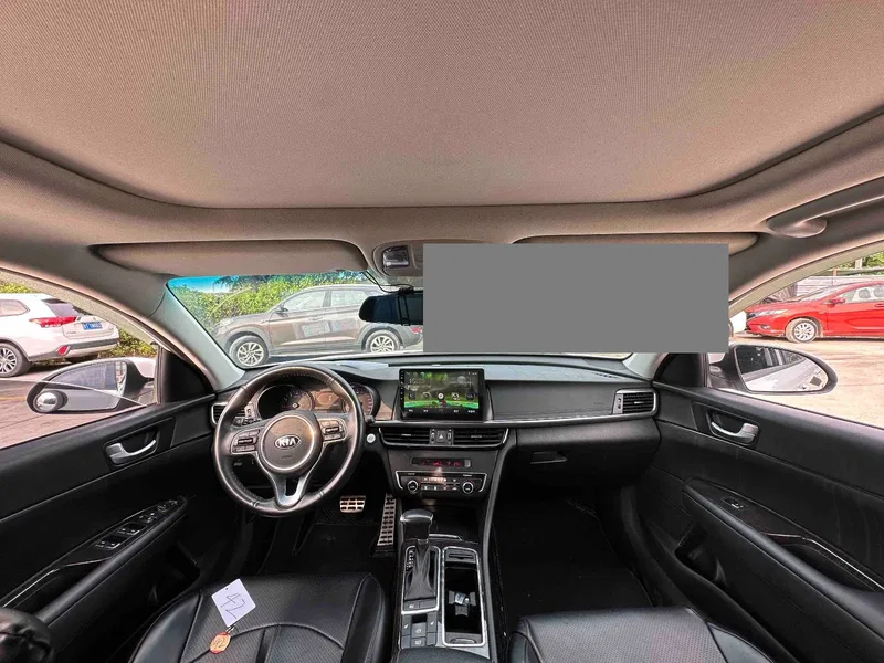 Kia K5 2017 2.0L Automatic 15th Anniversary Special Edition — photograph 6