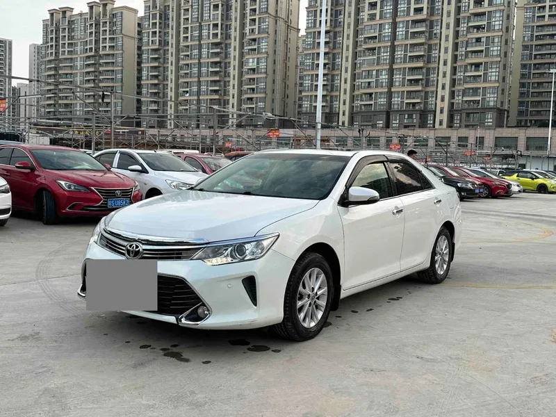 Toyota Camry 2015 2.0G Leading Edition — photograph 1
