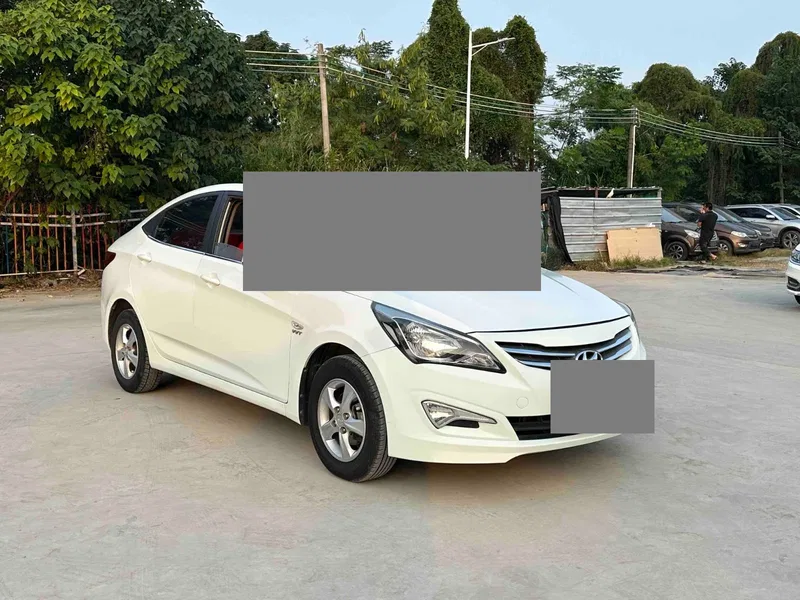 Hyundai Rena 2016 1.4L Automatic Intelligent GLS — photograph 3