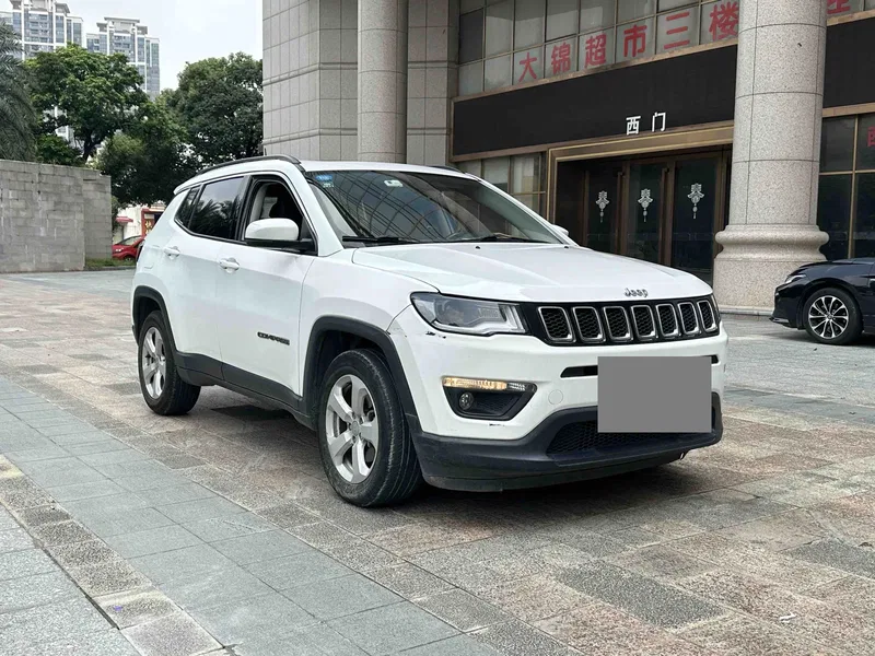 Jeep Guide 2019 220T Auto Home Edition — photograph 3