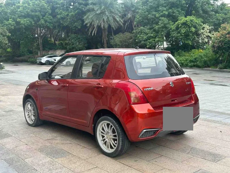 Suzuki Swift 2014 1.3L Manual Standard — photograph 8